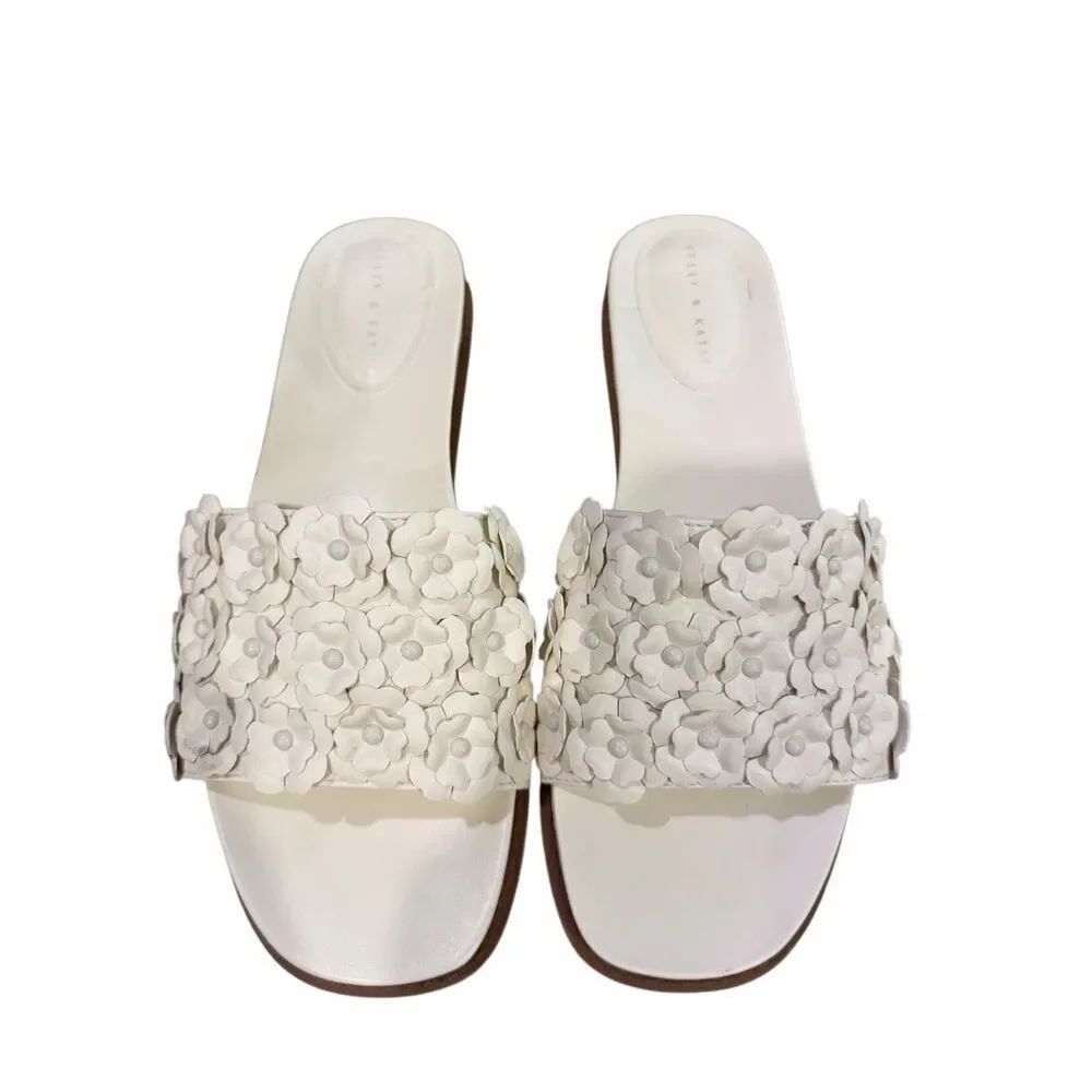Kelly & Katie cream floral slides- size 9